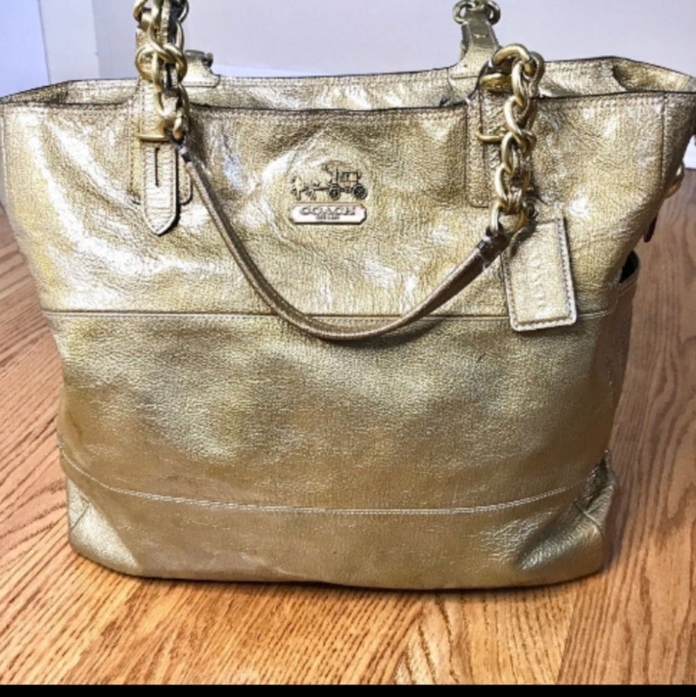 Coach Madison Gold Metallic Tote Blue Satin Lining And Charms Key Chain - Picture 2 of 12